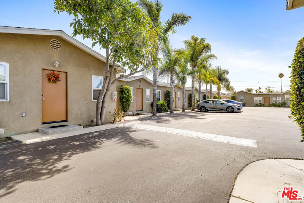 Residential Income for sale at 1263 S Oxnard Boulevard, Oxnard, CA featuring 10 beds and 9 baths