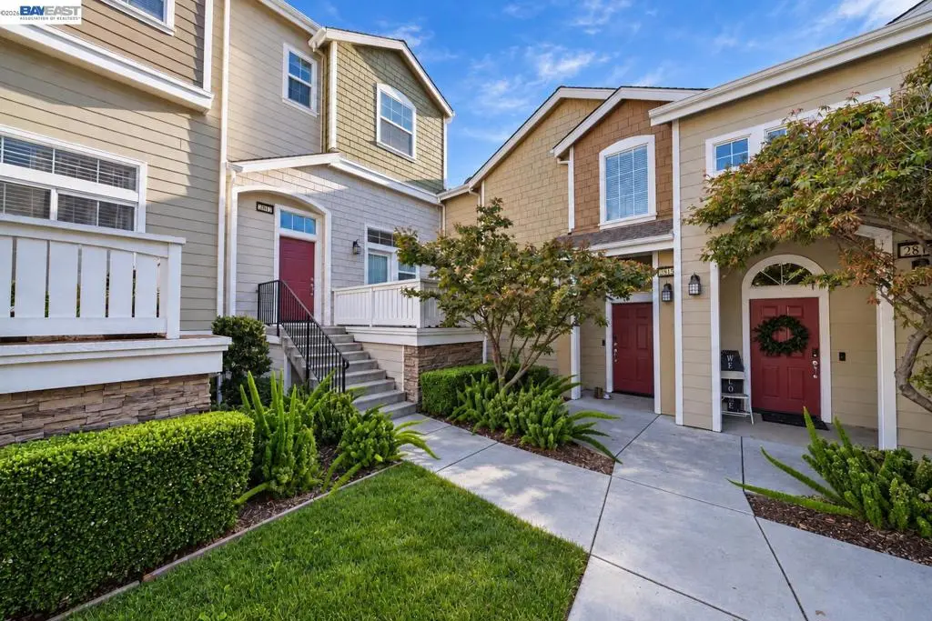 Townhouse for sale at 2817 Lavender Ter, San Jose, CA featuring 2 beds and 3 baths