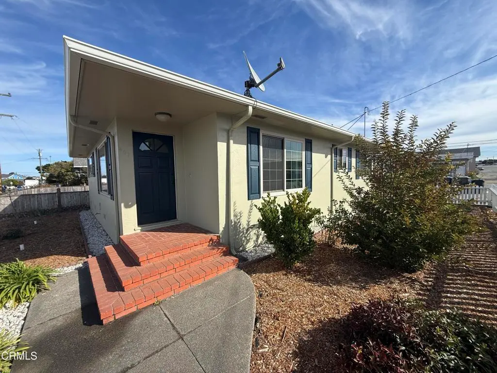 Single Family Residence for sale at 401 Madrone Street, Fort Bragg, CA featuring 2 beds and 1 bath