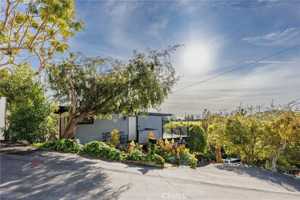 Single Family Residence for rent at 699 Griffith, Laguna Beach, CA featuring 3 beds and 2 baths