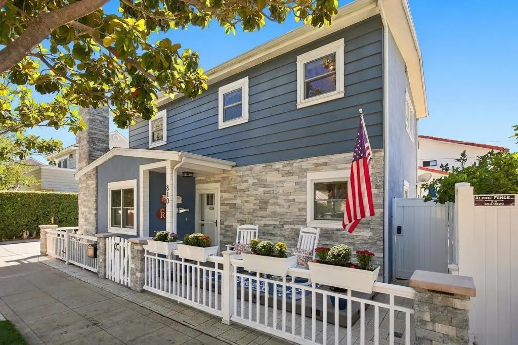 Single Family Residence for sale at 810 2nd Street, Coronado, CA featuring 3 beds and 3 baths