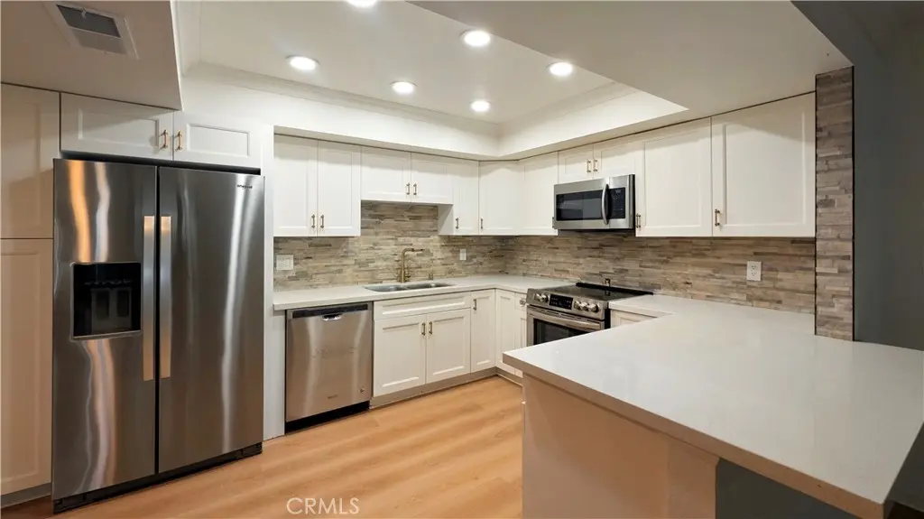 Residential Lease for rent at 25636 Sharp, Hemet, Riverside County, CA featuring 2 beds and 3 baths