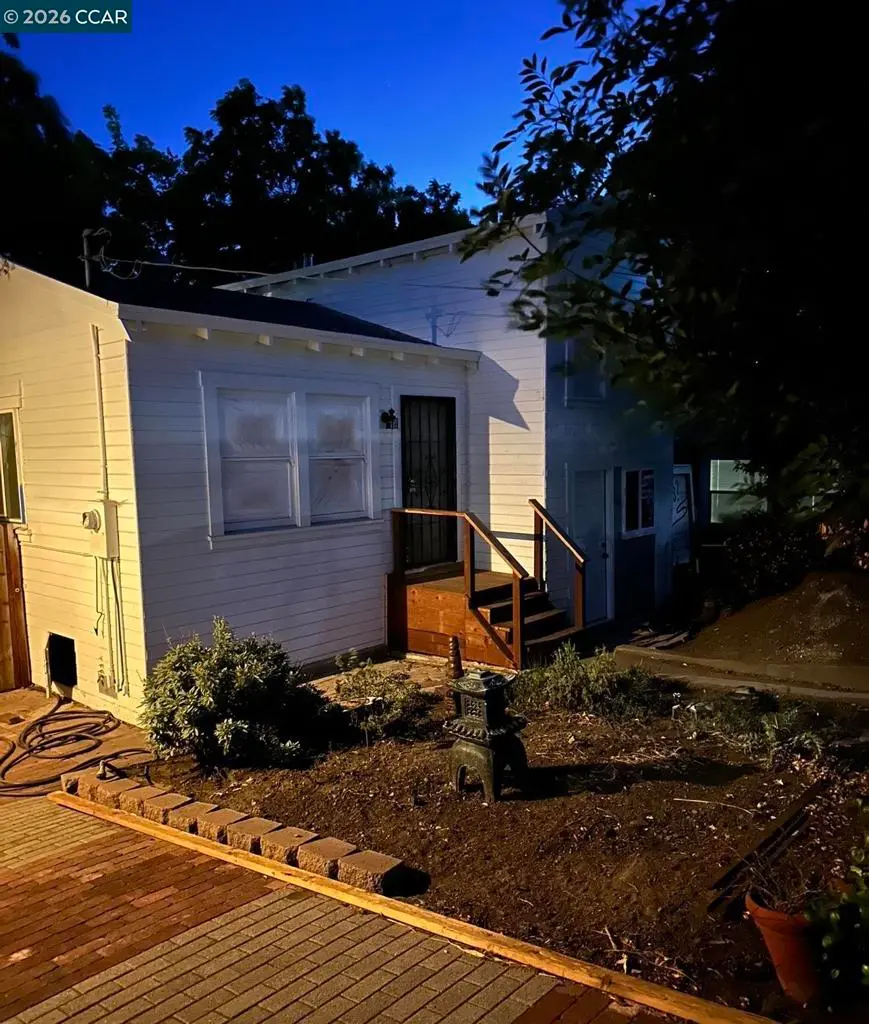 Single Family Residence for rent at 605 W Eighth, Antioch, CA featuring 2 beds and 1 bath