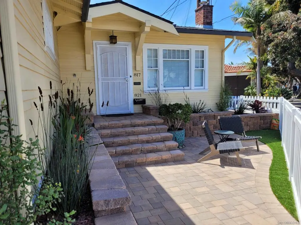 Single Family Residence for rent at 817 Olive Ave, Coronado, CA featuring 2 beds and 2 baths
