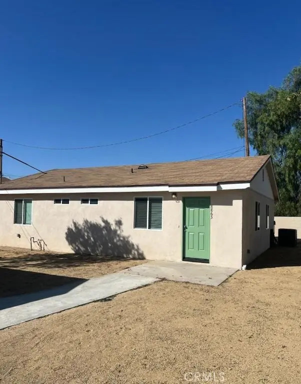 Duplex for rent at 8865 Main, Jurupa Valley, CA featuring 3 beds and 2 baths