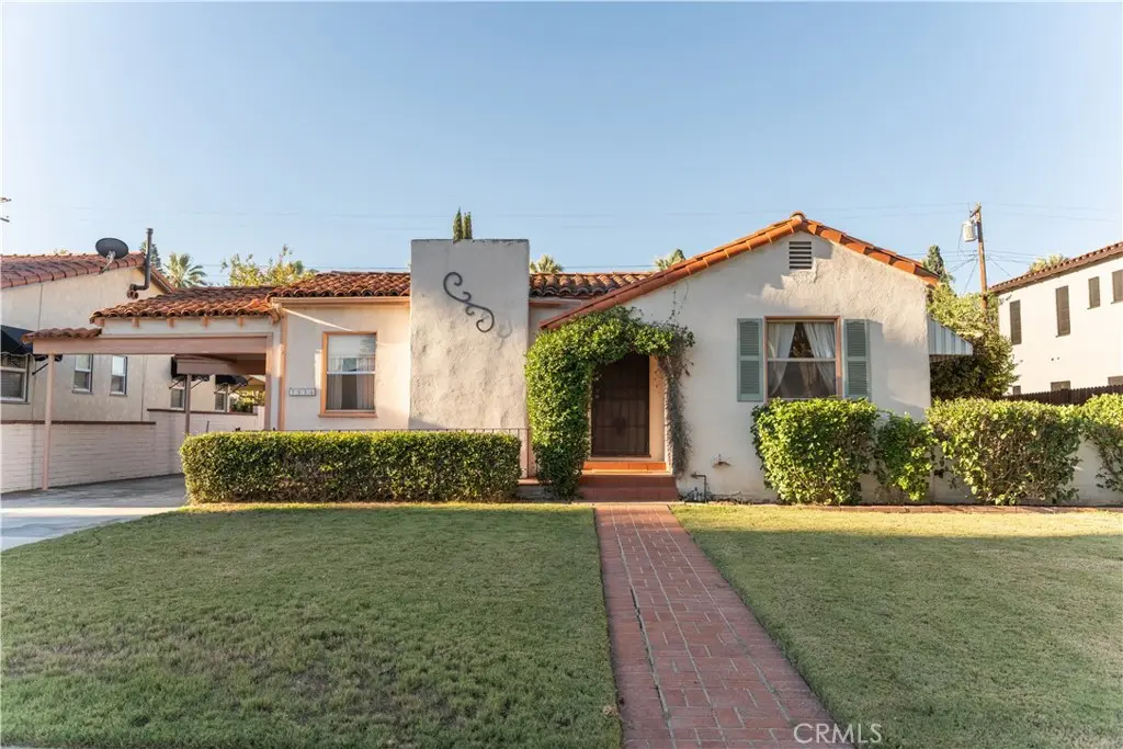 Single Family Residence for sale at 3556 Elmwood, Riverside, CA featuring 3 beds and 3 baths