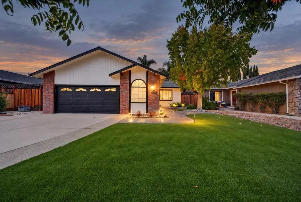 Single Family Residence for sale at 6039 Foothill Glen Drive, San Jose, CA featuring 3 beds and 2 baths