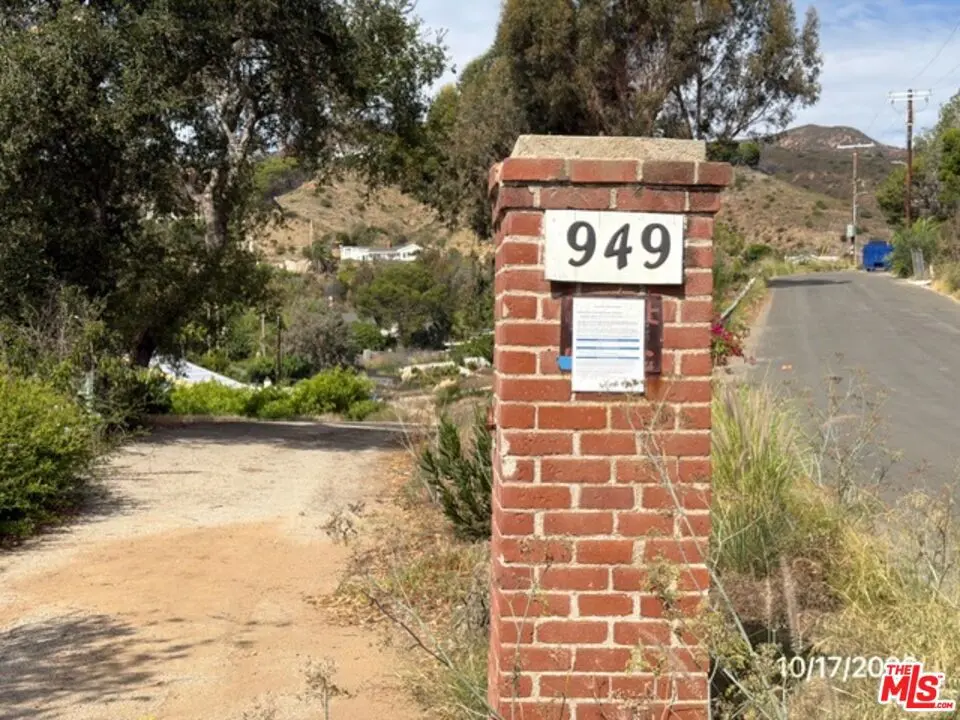 Land for sale at 949 Las Lomas Avenue, Pacific Palisades, Los Angeles County, CA