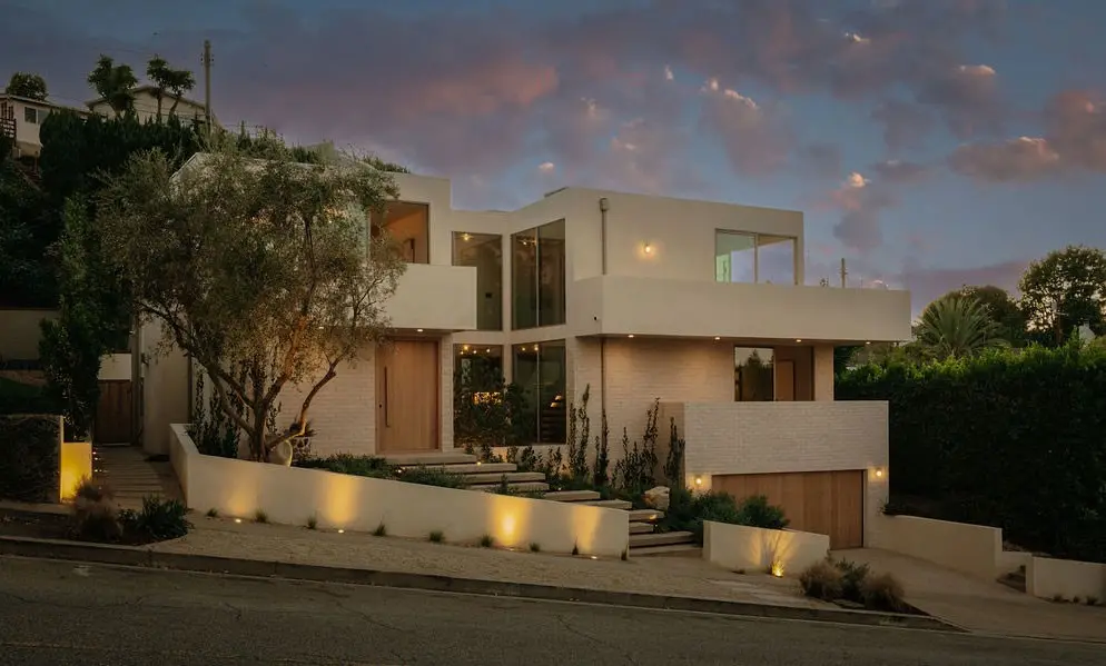 Single Family Residence for sale at 3253 Inglewood, Los Angeles, CA featuring 6 beds and 7 baths