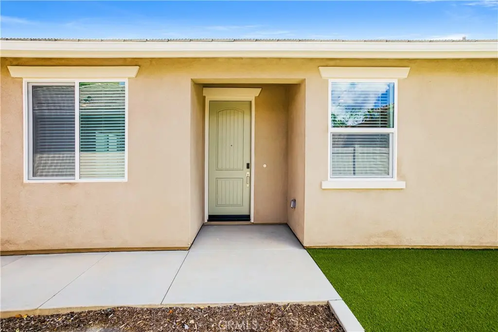 Single Family Residence for rent at 680 SUSANNE Street 2, Corona, CA featuring 3 beds and 2 baths