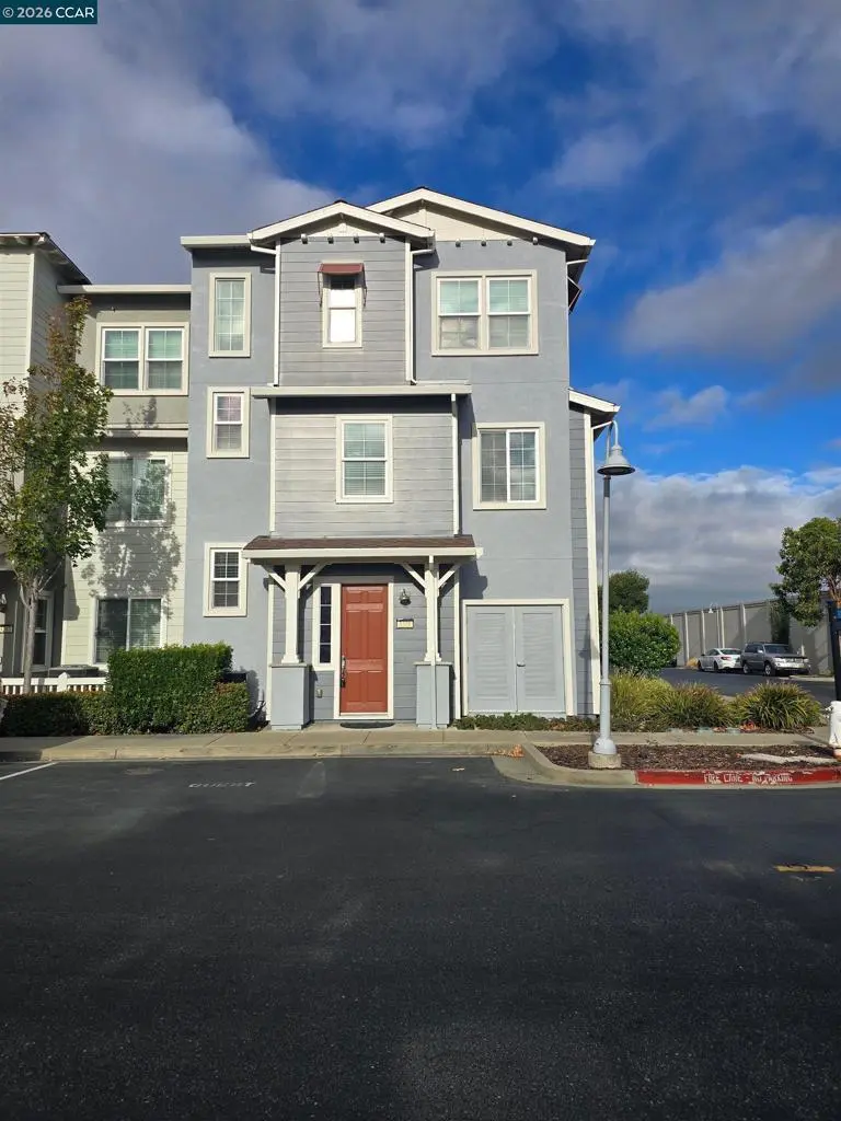 Residential Lease for rent at 3201 Jetty Dr, Richmond, CA featuring 2 beds and 3 baths