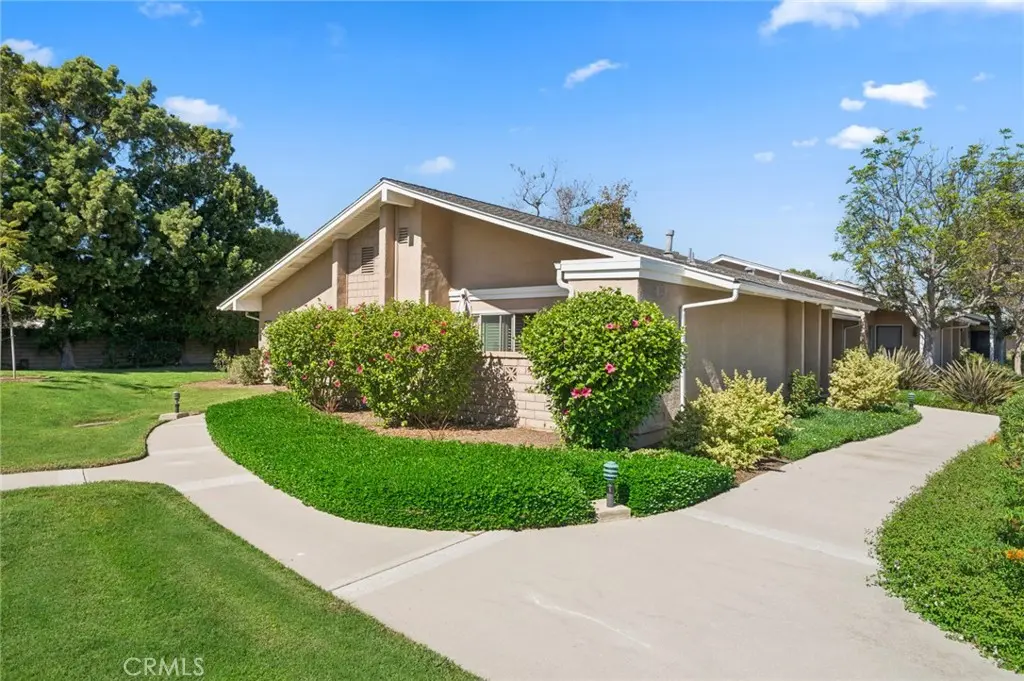Condominium for sale at 8566 Colusa Circle 905A, Huntington Beach, CA featuring 3 beds and 2 baths