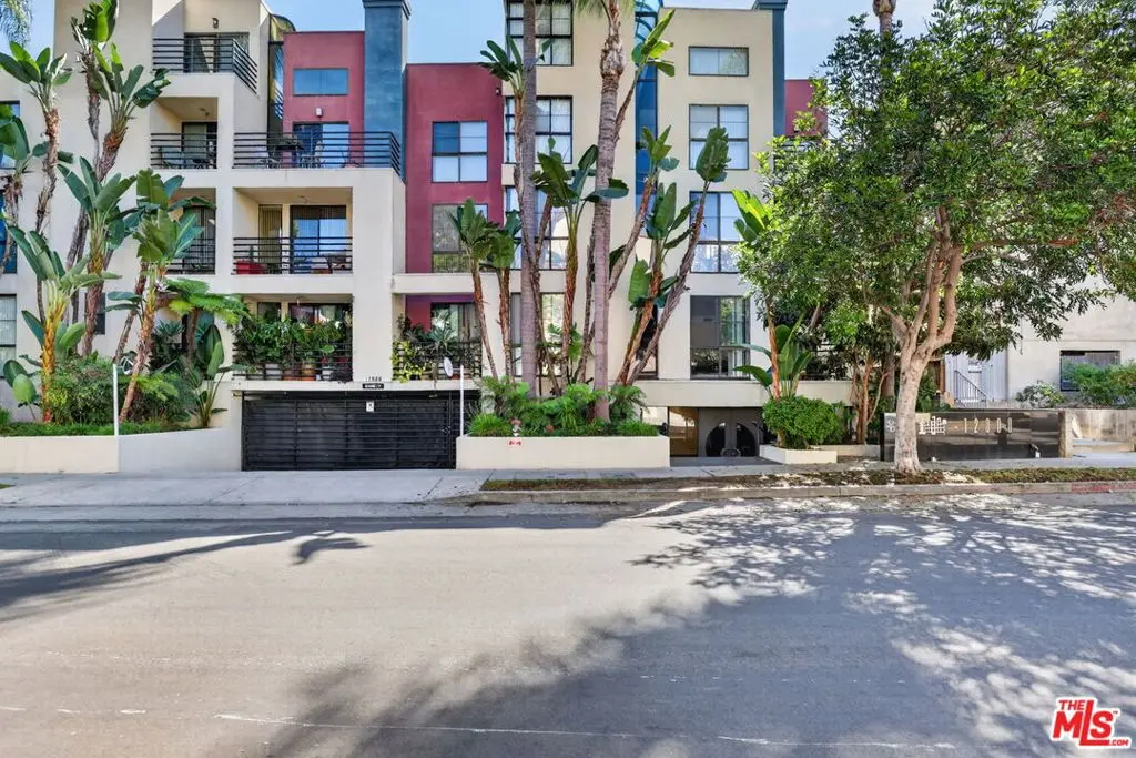 Condominium for sale at 12000 Goshen Avenue 103, Los Angeles, CA featuring 2 beds and 3 baths