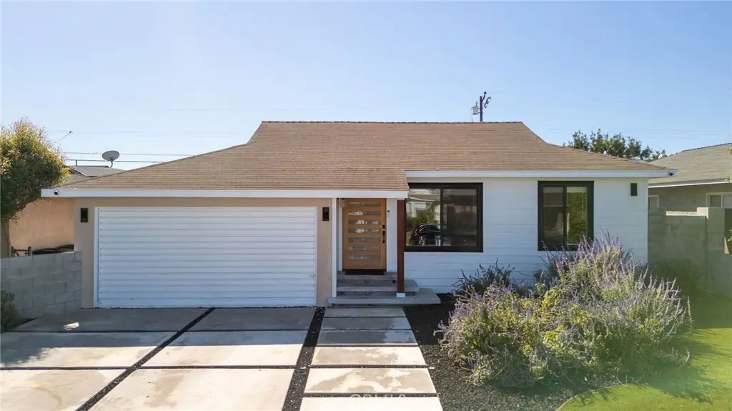 Single Family Residence for sale at 152 E 137th, Los Angeles, CA featuring 3 beds and 2 baths