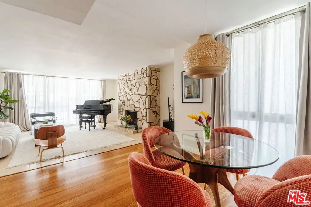Condominium for sale at 601 E Del Mar Boulevard 204, Pasadena, CA featuring 3 beds and 2 baths