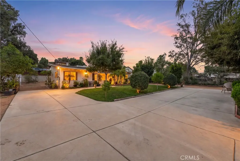Single Family Residence for sale at 5216 Dunwood, Riverside, CA featuring 3 beds and 1 bath