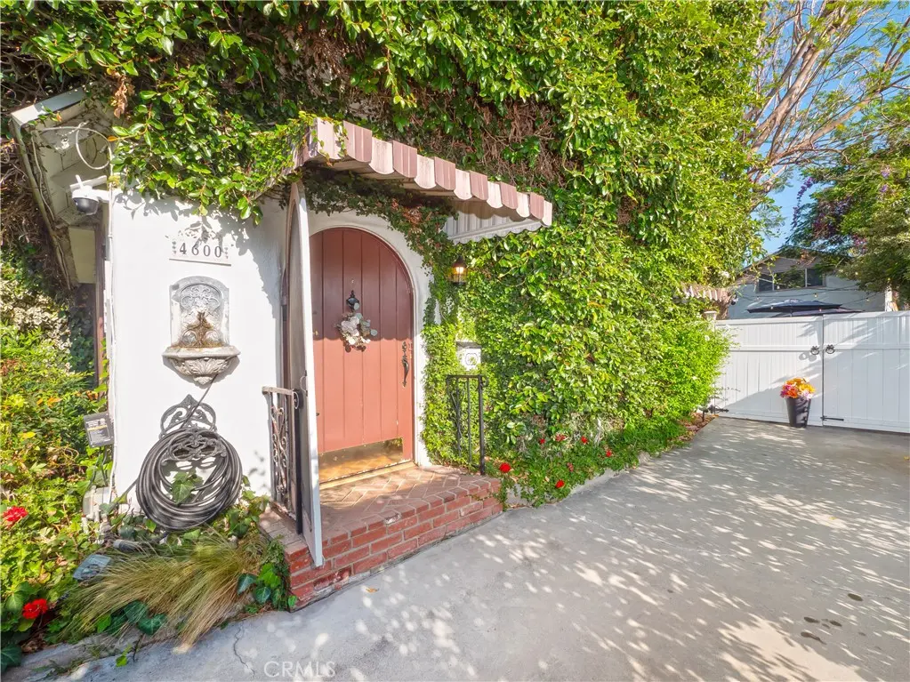 Single Family Residence for sale at 4600 Sunnyside Drive, Riverside, CA featuring 2 beds and 4 baths