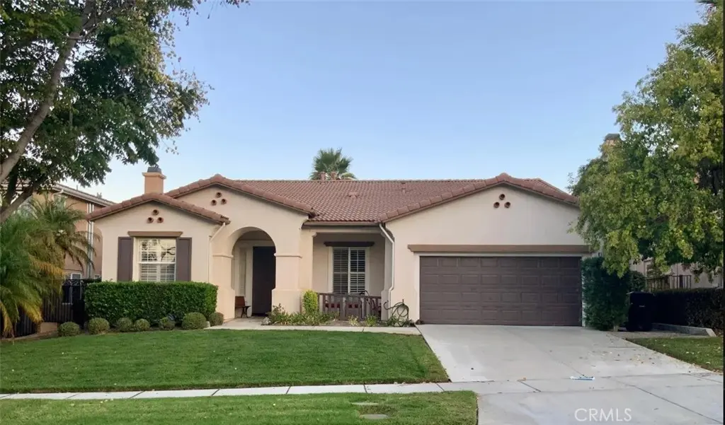 Single Family Residence for rent at 3981 Holly Springs Drive, Corona, CA featuring 5 beds and 2 baths