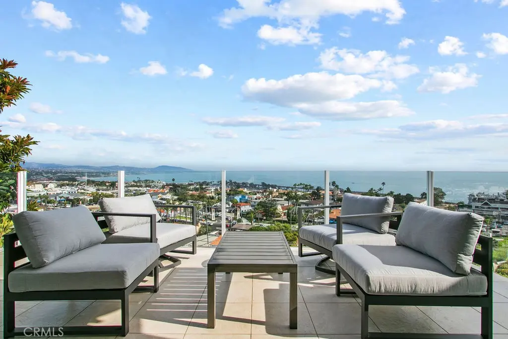 Single Family Residence for rent at 105 Palm Beach, Dana Point, CA featuring 3 beds and 2 baths
