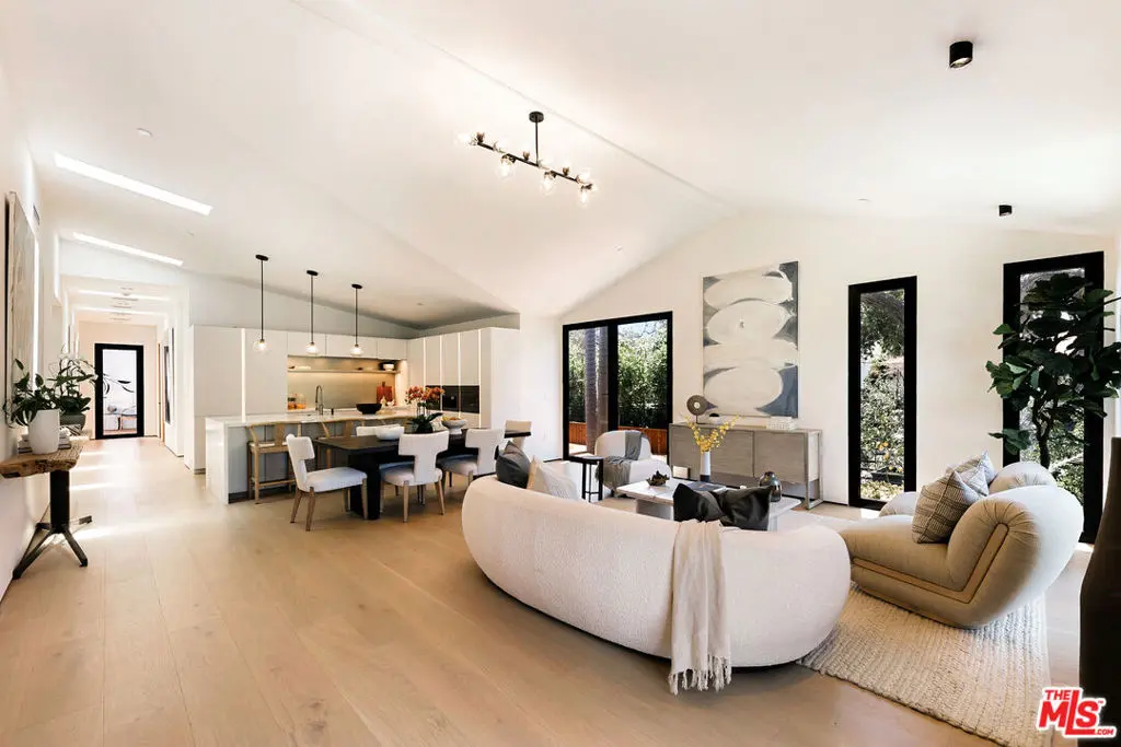 Single Family Residence for sale at 2202 California Avenue, Santa Monica, Los Angeles County, CA featuring 5 beds and 5 baths