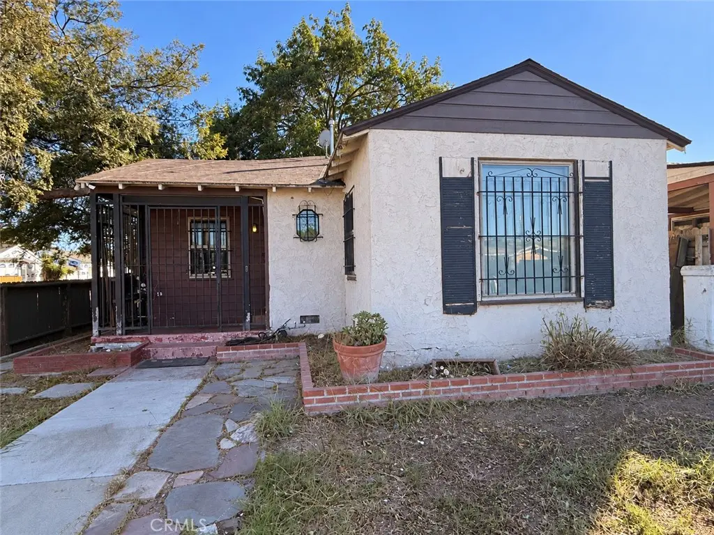 Single Family Residence for sale at 800 W 99th St Street, Los Angeles, CA featuring 2 beds and 1 bath