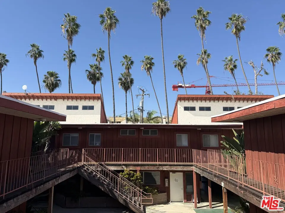 Apartment for rent at 200 Bay Street 103, Santa Monica, CA featuring 1 bed and 1 bath