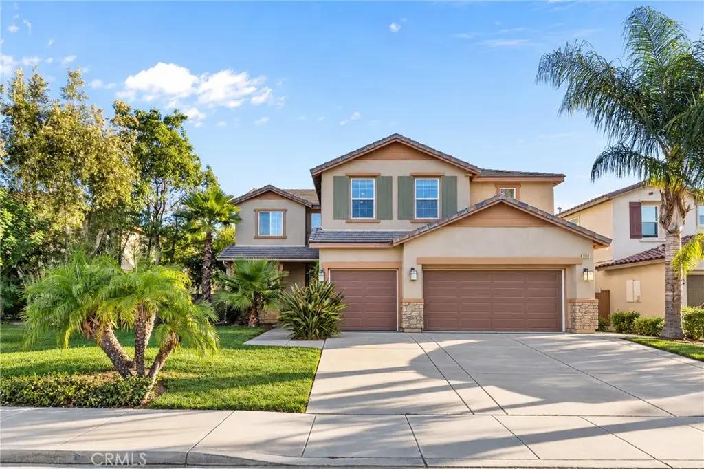 Single Family Residence for rent at 14492 Arctic Fox, Corona, CA featuring 5 beds and 4 baths