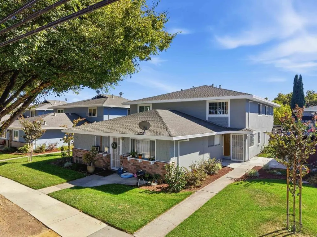 Condominium for sale at , San Jose, CA featuring 2 beds and 1 bath