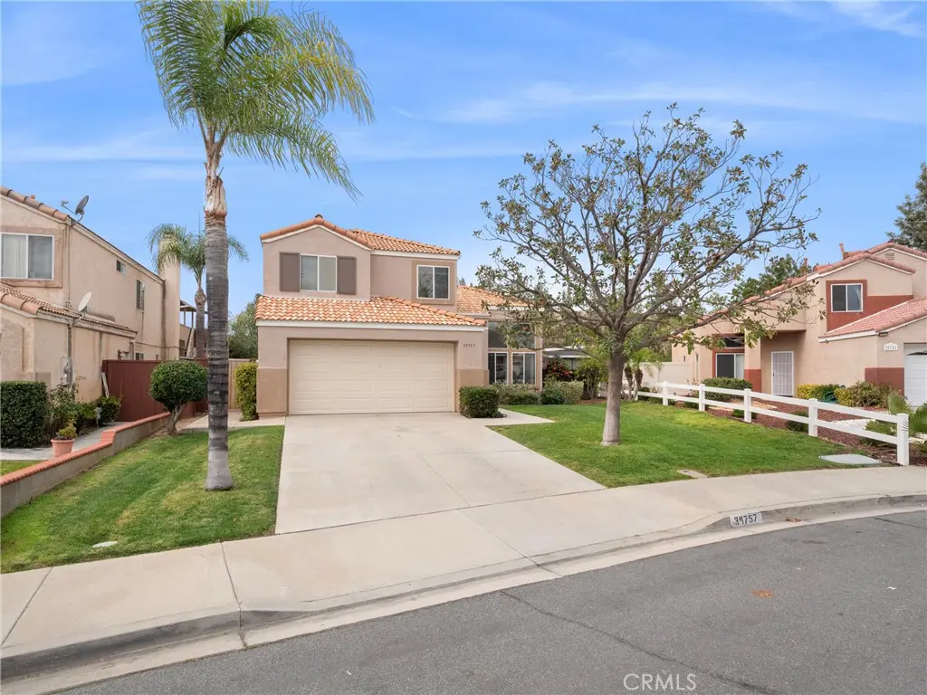Single Family Residence for rent at 39757 Via Castana, Murrieta, CA featuring 4 beds and 3 baths