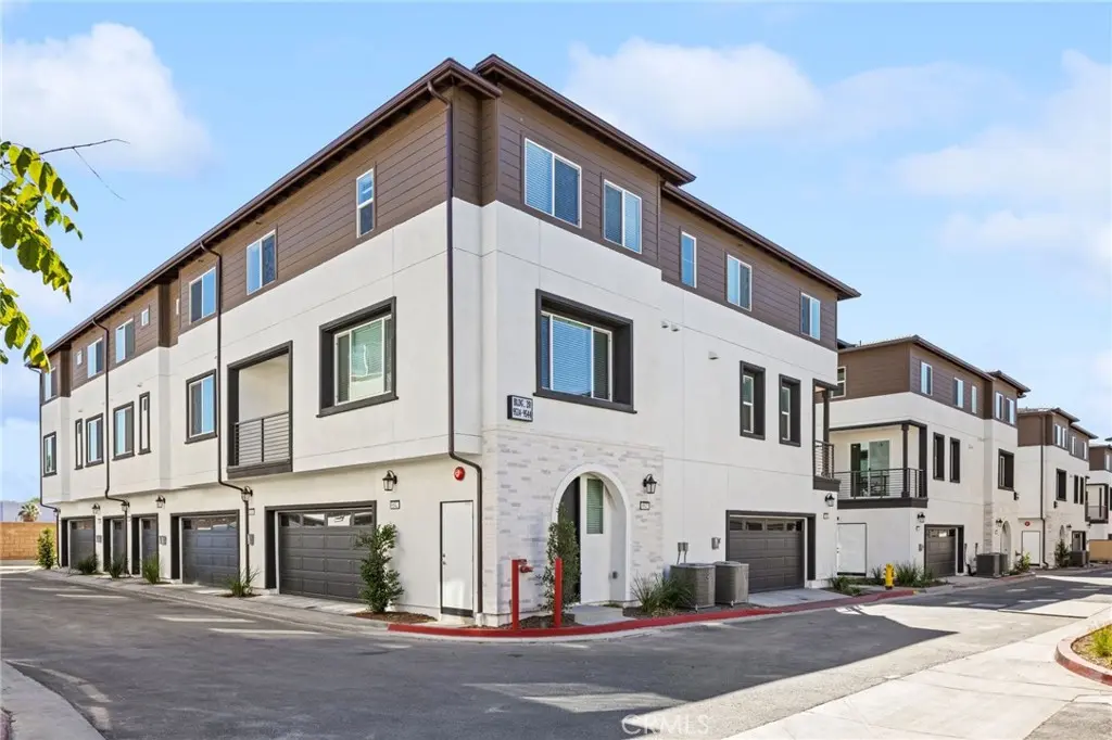Condominium for rent at 9542 Hannah Way, Riverside, CA featuring 3 beds and 3 baths