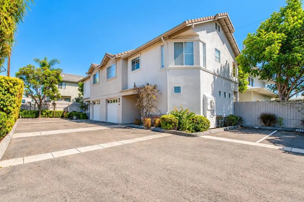Residential Lease for rent at 766 Laguna, Carlsbad, San Diego County, CA featuring 2 beds and 2 baths