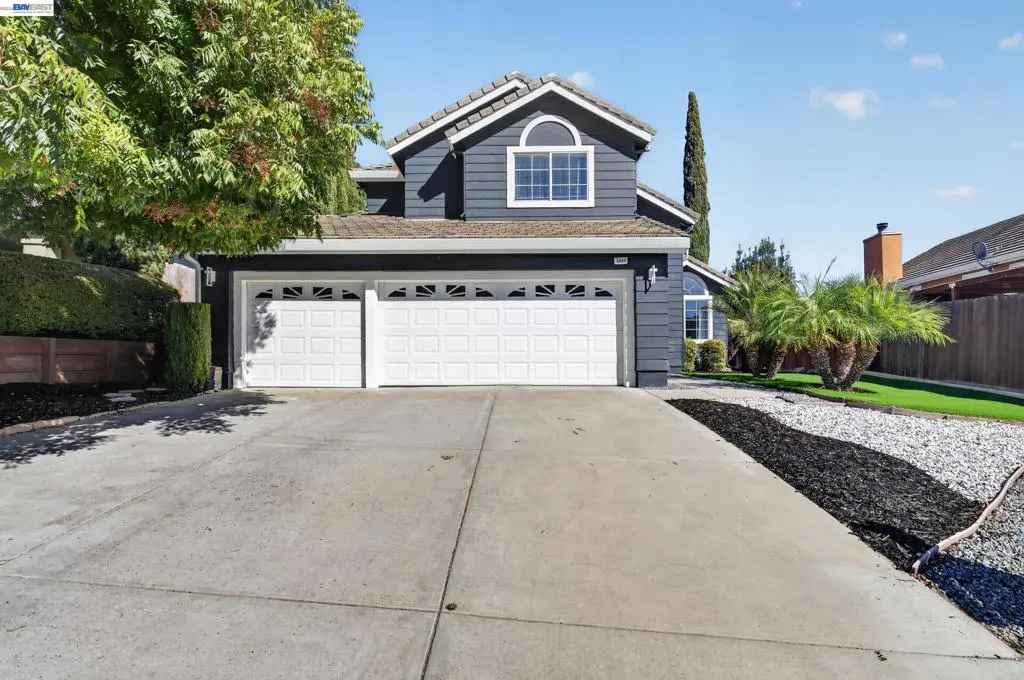 Single Family Residence for sale at 3944 Folsom Dr, Antioch, CA featuring 4 beds and 3 baths