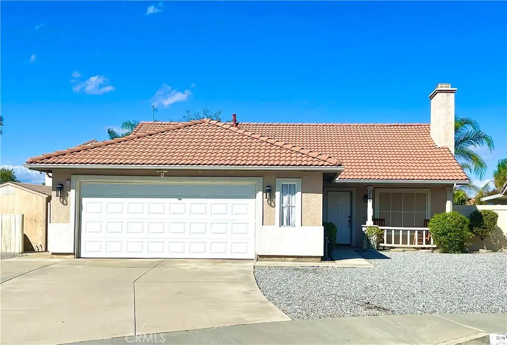 Single Family Residence for rent at 2724 Cambridge, Hemet, CA featuring 3 beds and 2 baths