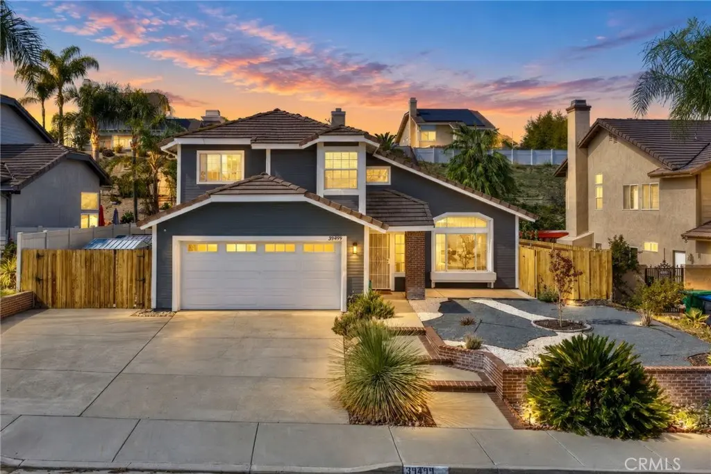 Single Family Residence for sale at 39499 Via Montalvo, Murrieta, CA featuring 3 beds and 3 baths