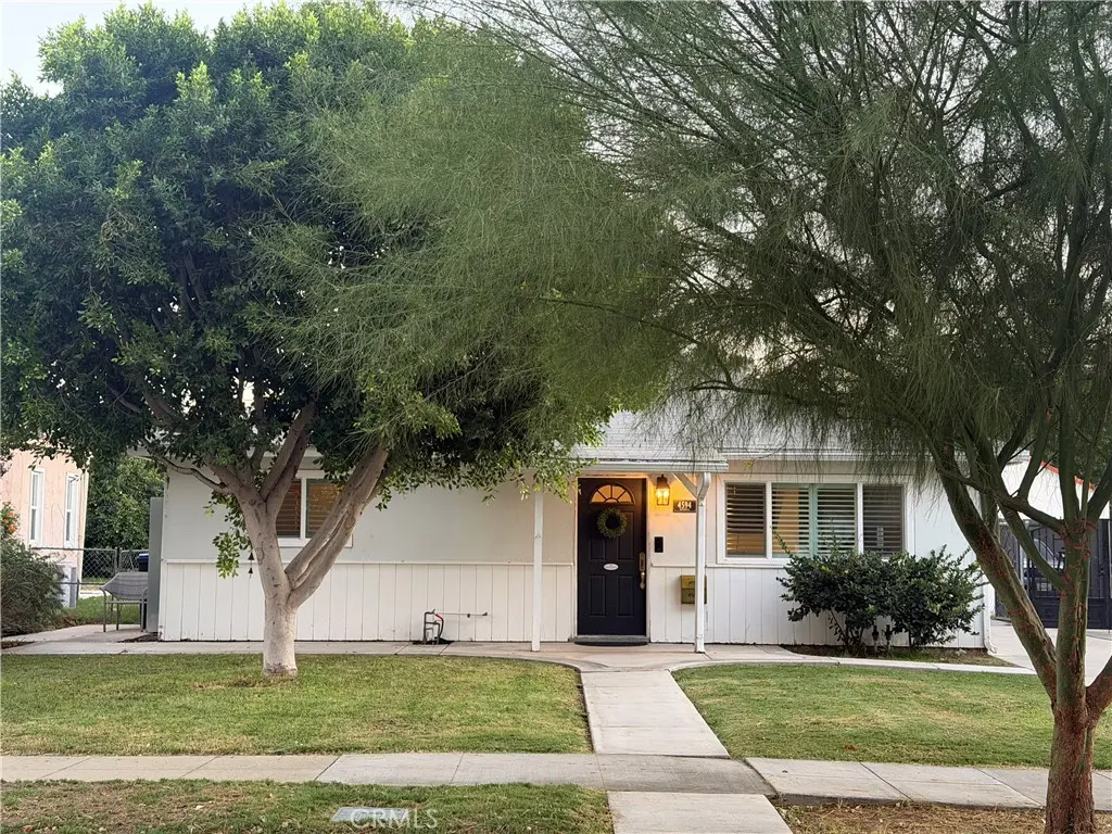 Single Family Residence for rent at 4594 Merrill Avenue, Riverside, CA featuring 2 beds and 1 bath