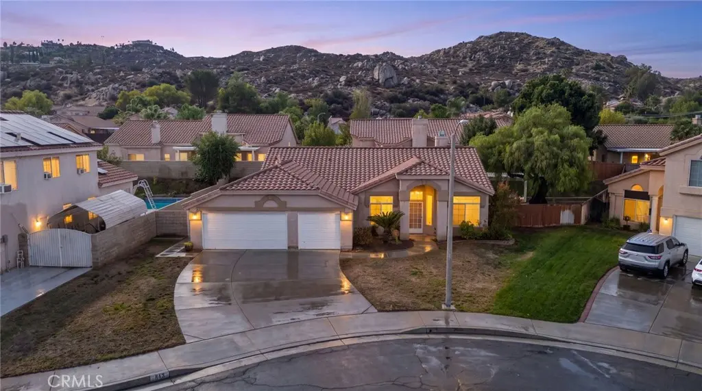 Single Family Residence for sale at 943 Sarazen, Hemet, CA featuring 3 beds and 2 baths