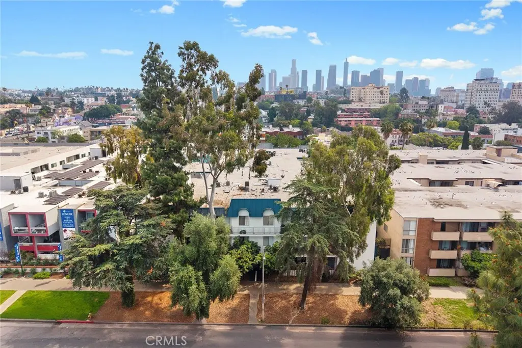 Condominium for sale at 400 S La Fayette Park 213, Los Angeles, CA featuring 1 bed and 2 baths