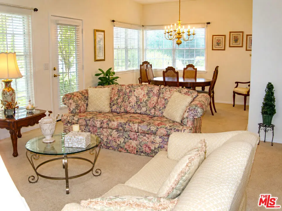 Residential Lease for rent at 16410 Avenida Venusto B, San Diego, San Diego County, CA featuring 2 beds and 2 baths