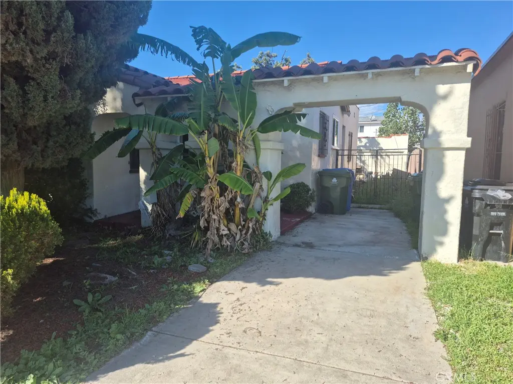 Single Family Residence for sale at 1453 W 89th, Los Angeles, CA featuring 2 beds and 1 bath