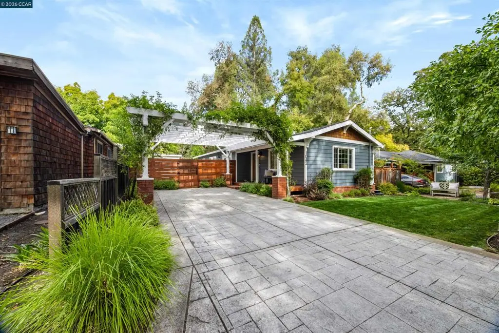 Single Family Residence for sale at 1042 Sunnybrook Dr, Lafayette, CA featuring 3 beds and 2 baths