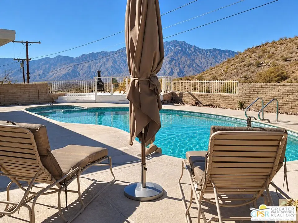 Single Family Residence for rent at 12135 Avenida Alta Loma, Desert Hot Springs, CA featuring 3 beds and 2 baths