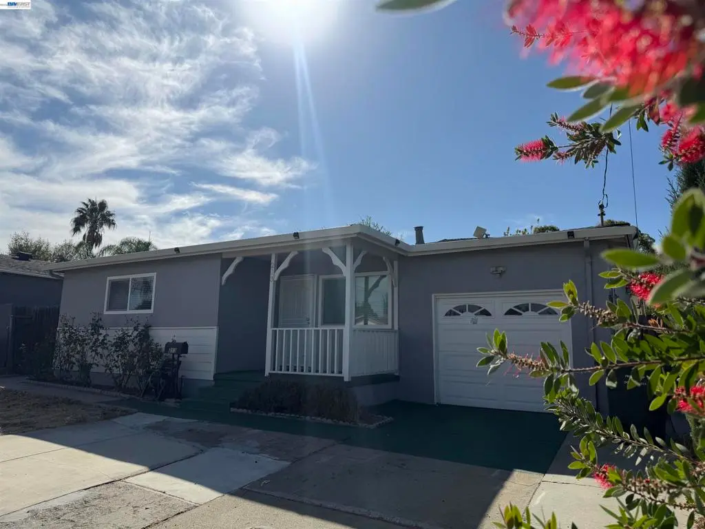 Single Family Residence for sale at 213 W Leland Rd, Pittsburg, CA featuring 3 beds and 2 baths