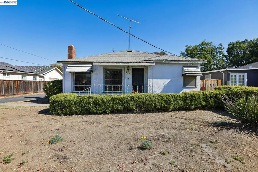 Single Family Residence for sale at 426 S Henry Ave, San Jose, CA featuring 3 beds and 1 bath