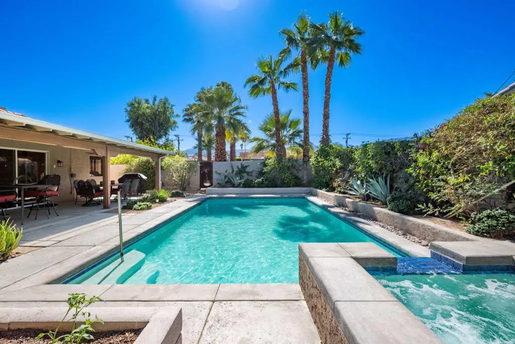 Single Family Residence for rent at 44825 San Benito Circle, Palm Desert, CA featuring 3 beds and 2 baths