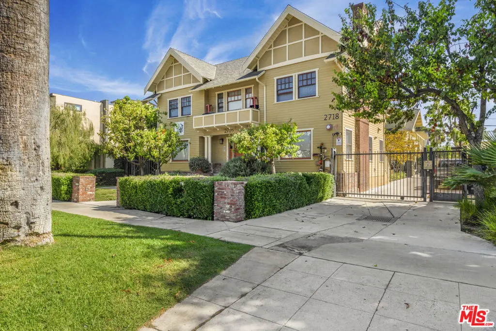 Residential Income for sale at 2716 Ellendale Place, Los Angeles, CA featuring 32 beds and 30 baths