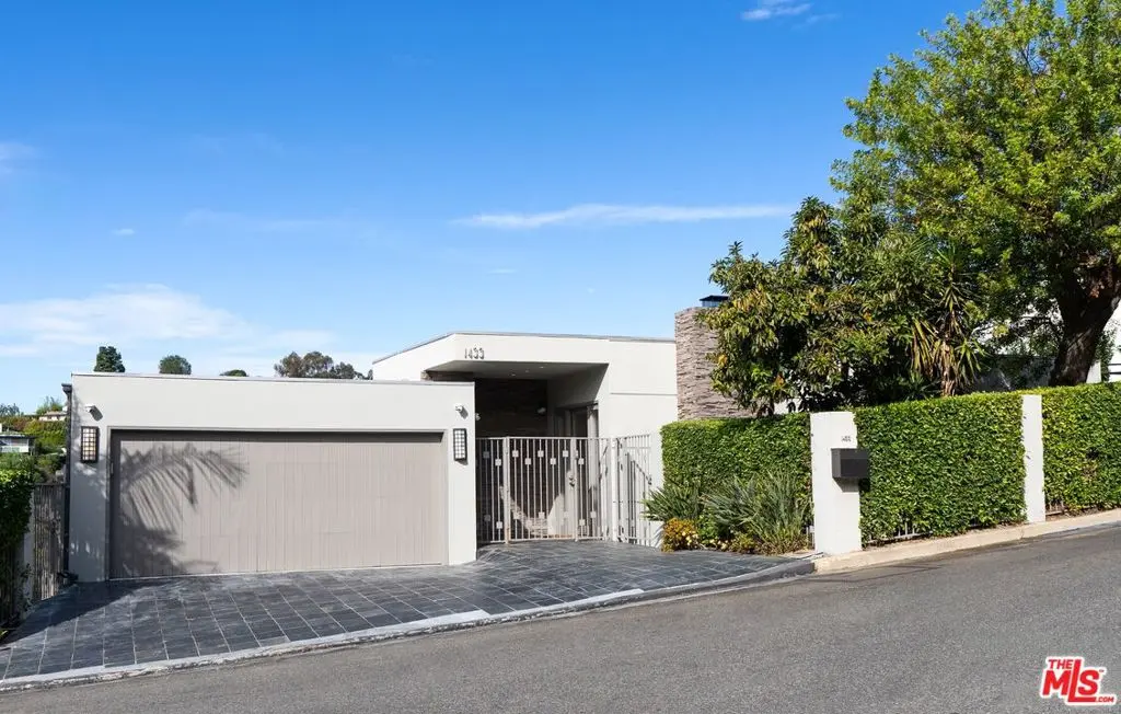 Single Family Residence for sale at 1433 Summitridge Drive, Beverly Hills, CA featuring 4 beds and 4 baths