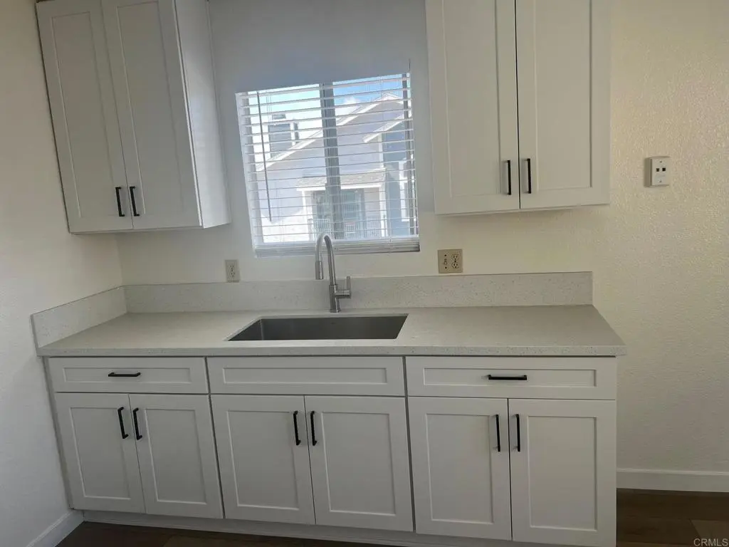 Residential Lease for rent at 4438 Winona Ave B, San Diego, San Diego County, CA featuring 1 bed and 1 bath