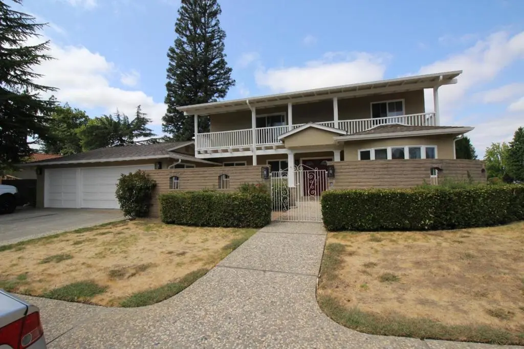Residential Lease for rent at 19601 Ladera Court, Saratoga, CA featuring 5 beds and 4 baths