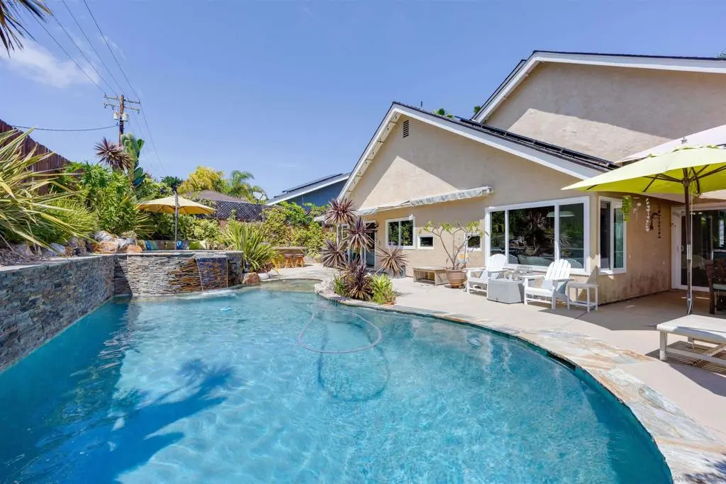 Single Family Residence for rent at 264 Turner, Encinitas, CA featuring 4 beds and 3 baths