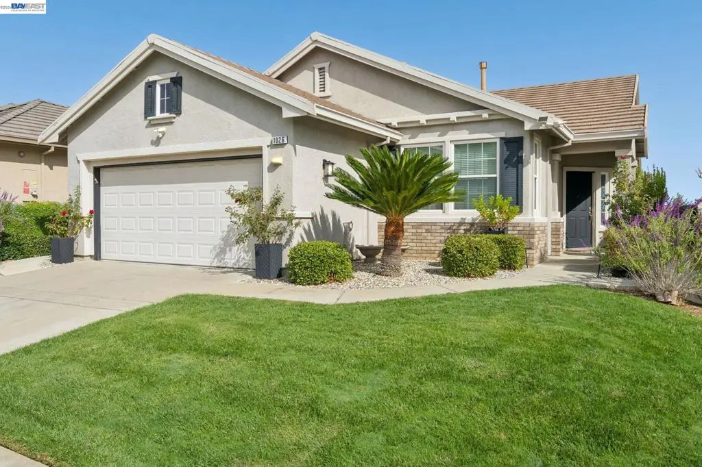Single Family Residence for sale at 1026 Bismarck Ter, Brentwood, CA featuring 2 beds and 2 baths